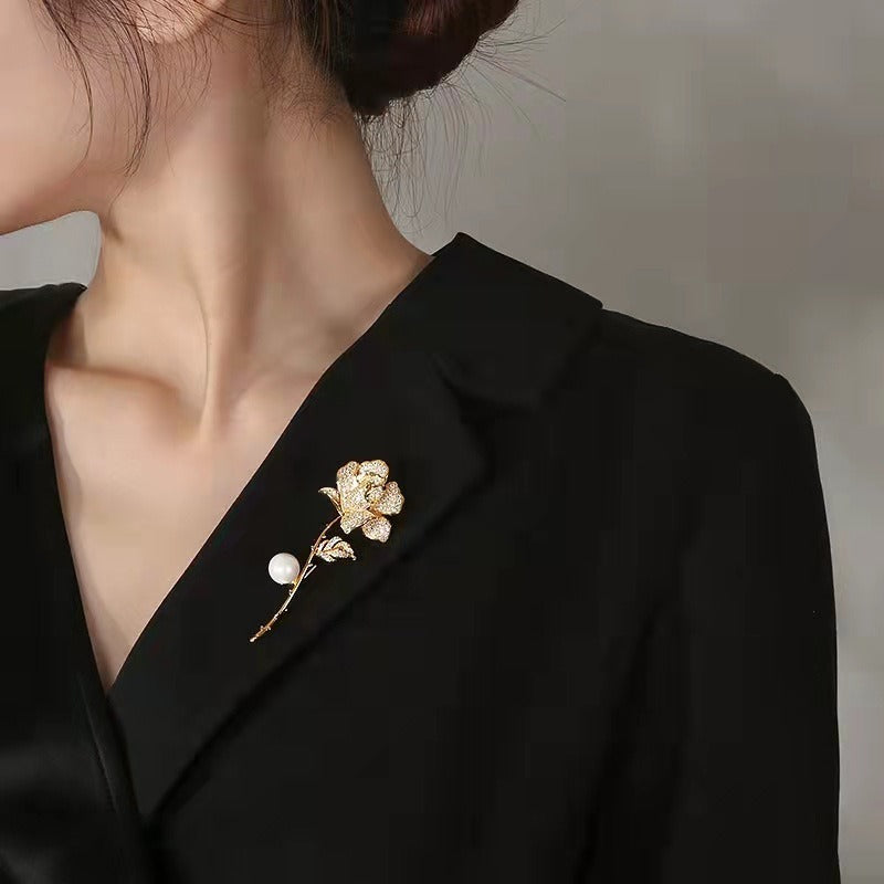 Rose corsage, Women's Flower Brooch, Women's simple pin Clothing with accessories Coat brooch